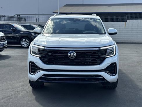 Certified 2025 Volkswagen Atlas SEL Premium R-Line image 2