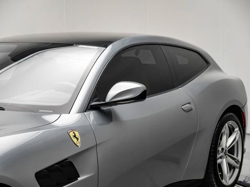 Used 2018 Ferrari GTC4Lusso AWD/4WD image 32