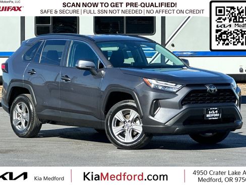 Used 2024 Toyota RAV4 XLE image 1