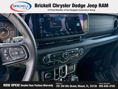 Used 2025 Jeep Wrangler Unlimited Rubicon AWD/4WD image 26