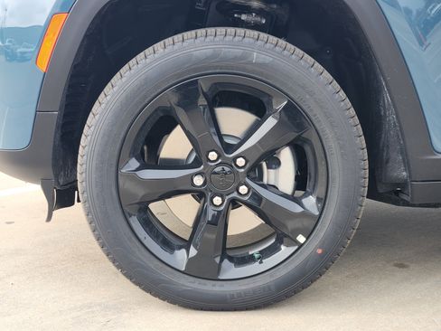 New 2026 Jeep Grand Cherokee L Limited image 9