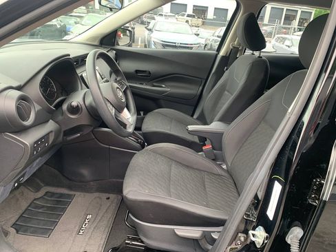 Used 2022 Nissan Kicks S FWD image 9