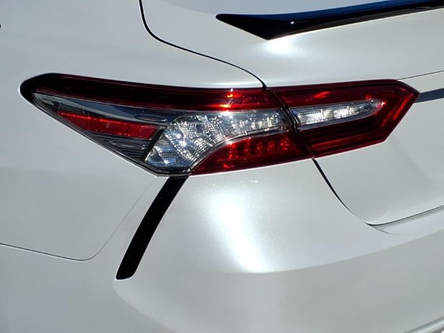 Used 2019 Toyota Camry XSE w/ Navigation Package FWD image 9