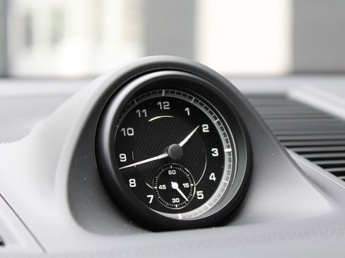 New 2026 Porsche Macan image 21