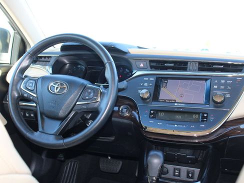 Used 2013 Toyota Avalon Limited image 23
