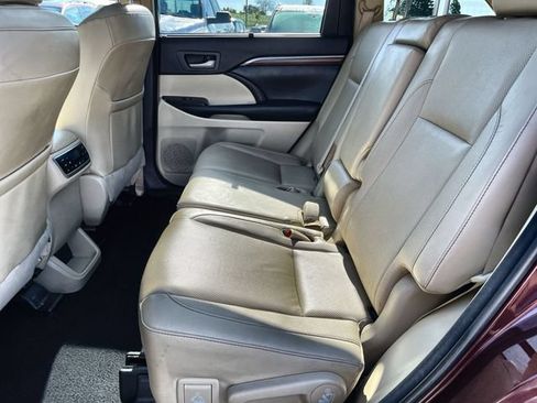 Used 2018 Toyota Highlander Limited Platinum AWD/4WD image 25