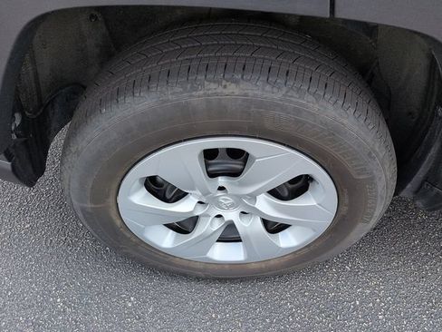 Certified 2024 Toyota RAV4 LE AWD/4WD image 9