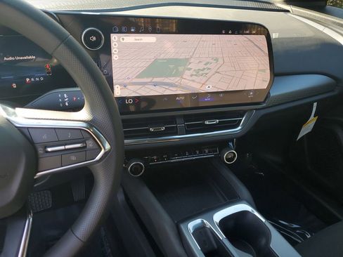 New 2026 Chevrolet Equinox EV LT image 22