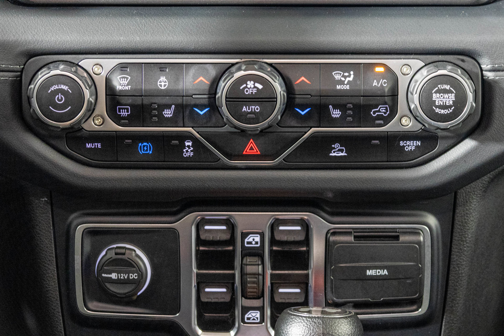 Used 2024 Jeep Wrangler Unlimited Sahara AWD/4WD image 26