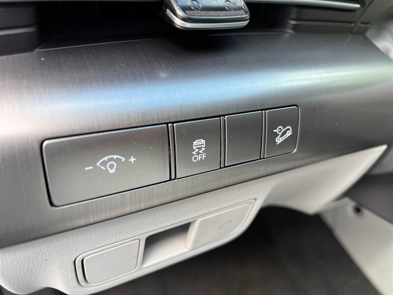 Used 2025 Hyundai Kona SEL AWD/4WD image 24