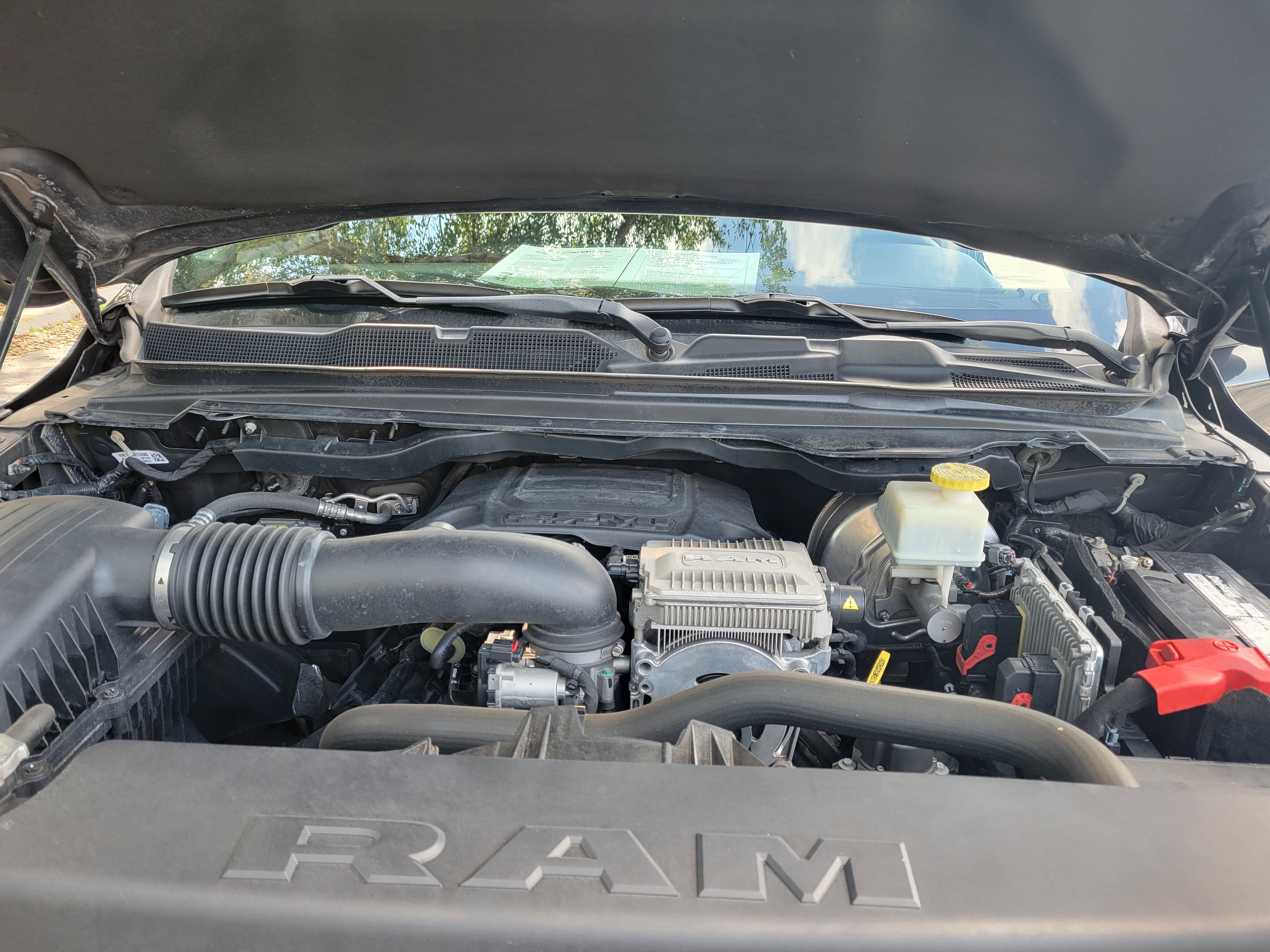 Used 2021 RAM 1500 Laramie w/ Sport Appearance Package AWD/4WD image 16