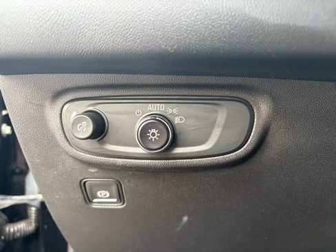 Used 2021 GMC Terrain SLE w/ Driver Convenience Package image 32