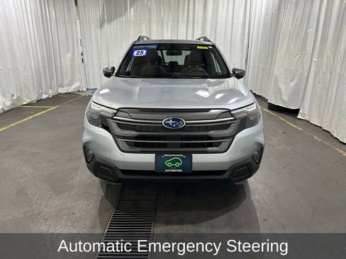 Used 2025 Subaru Forester Premium AWD/4WD image 8