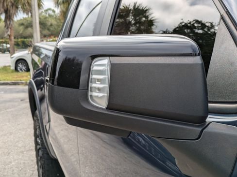 Used 2022 Chevrolet Silverado 1500 ZR2 w/ Technology Package image 12