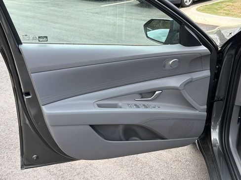 New 2026 Hyundai Elantra SE image 11