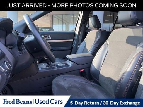 Used 2018 Ford Explorer XLT w/ Equipment Group 202A image 12