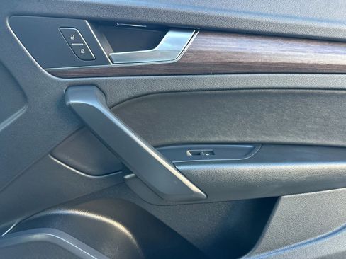 Used 2023 Audi Q5 2.0T Premium w/ Convenience Package image 20