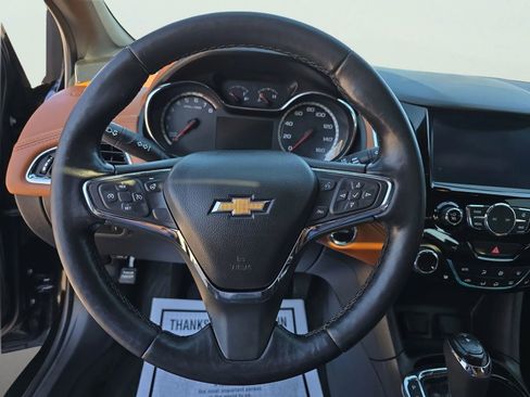 Used 2017 Chevrolet Cruze Premier FWD image 19