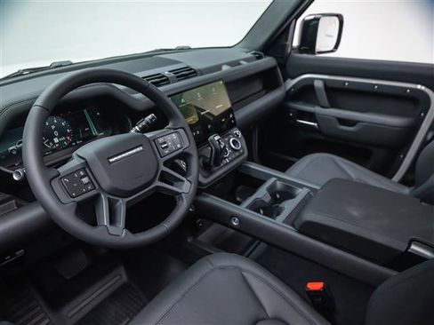New 2026 Land Rover Defender 110 X-Dynamic SE image 18