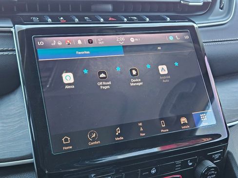 Used 2022 Jeep Grand Cherokee Limited image 20