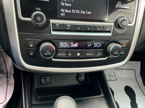 Used 2017 Nissan Altima 2.5 SV w/ Convenience Package FWD image 14