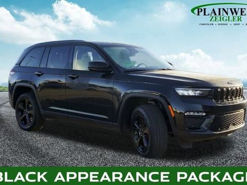 Used 2023 Jeep Grand Cherokee Limited w/ Luxury Tech Group II image 4