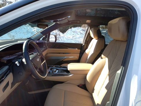 Used 2025 Cadillac Escalade IQ Sport 2 w/ LPO, ONYX Package image 11