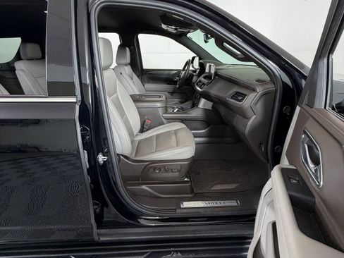 Used 2023 Chevrolet Tahoe LT w/ Luxury Package image 9