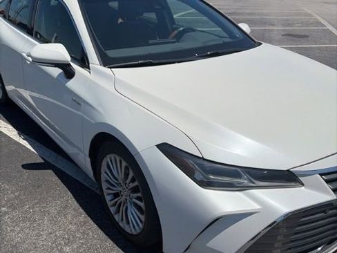 Used 2020 Toyota Avalon Limited w/ Advanced Safety Package FWD image 4