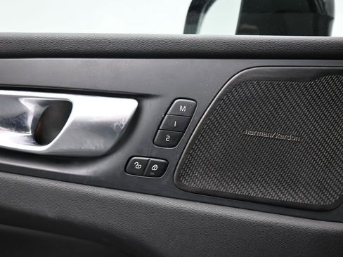 Used 2024 Volvo XC60 B5 Plus image 31