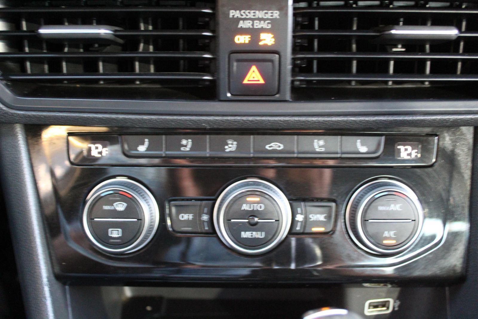 Used 2019 Volkswagen Jetta SEL Premium FWD image 21