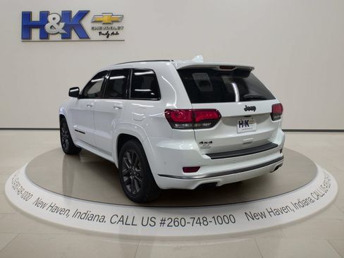 Used 2018 Jeep Grand Cherokee Overland AWD/4WD image 4