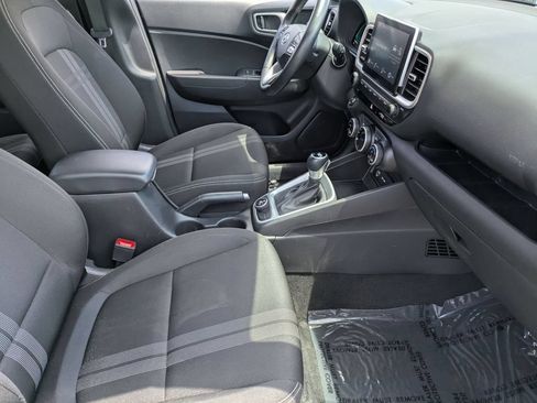 Used 2025 Hyundai Venue SEL FWD image 30