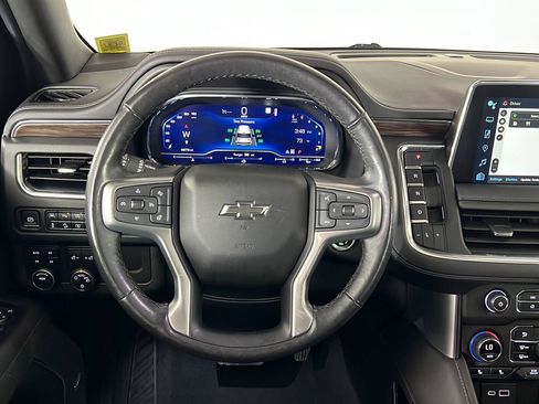Used 2022 Chevrolet Suburban Z71 w/ Luxury Package AWD/4WD image 16