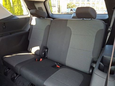 Used 2020 Chevrolet Traverse LT image 11