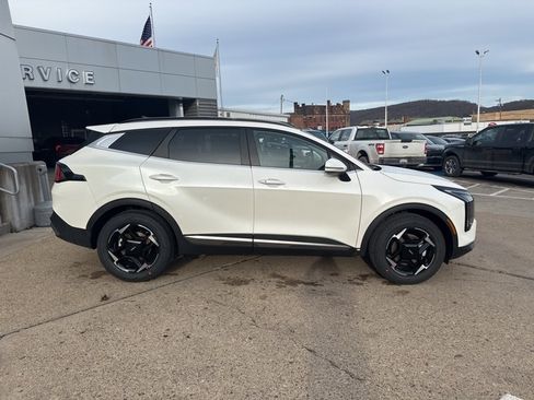 New 2026 Kia Sportage EX w/ EX Panoramic Sunroof Package image 8