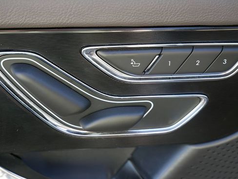 Used 2024 Lincoln Corsair AWD w/ Equipment Group 101A image 15