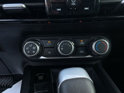Used 2025 Nissan Kicks SV FWD image 23