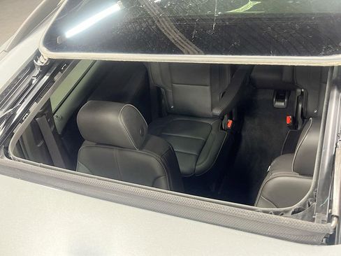 Used 2023 Chevrolet Traverse RS image 23