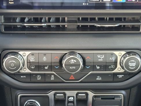 New 2026 Jeep Wrangler Unlimited Rubicon w/ Steel Bumper Group image 15