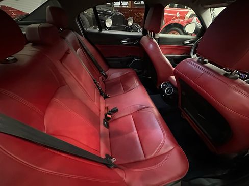 Used 2020 Alfa Romeo Giulia Sport RWD w/ Quick Order Package 22K Sport image 13