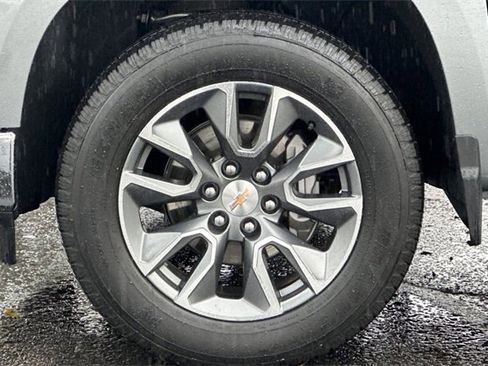 Used 2025 Chevrolet Silverado 1500 LT image 28