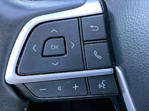 Used 2023 Toyota Highlander Platinum image 21