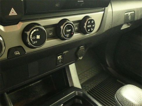 Used 2018 Toyota Tacoma SR image 18