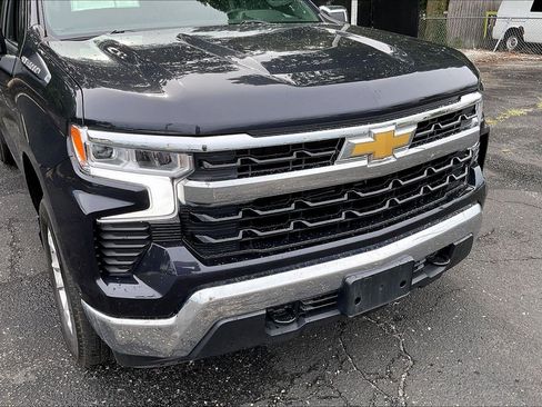 Used 2023 Chevrolet Silverado 1500 LT AWD/4WD image 29