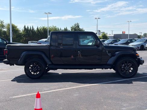 Used 2025 Jeep Gladiator Sport AWD/4WD image 4