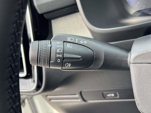 Certified 2026 Volvo XC40 B5 Plus w/ Protection Package Premier image 21