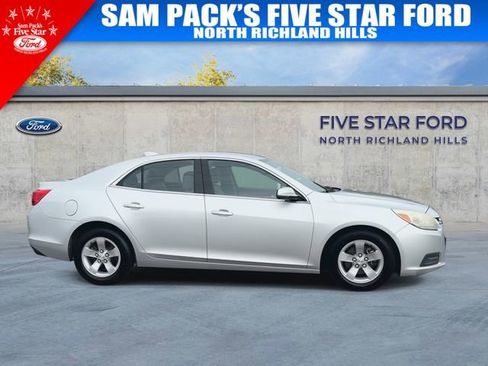 Used 2015 Chevrolet Malibu LT FWD image 10