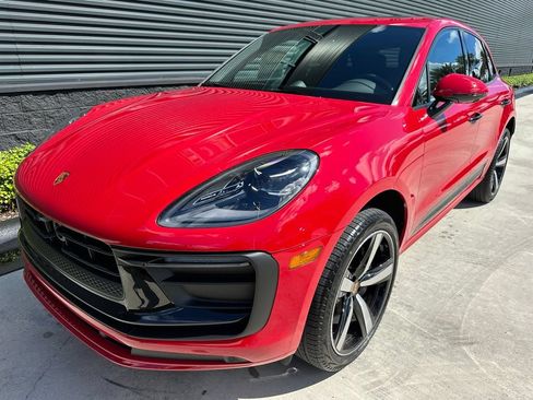 Certified 2026 Porsche Macan AWD/4WD image 7