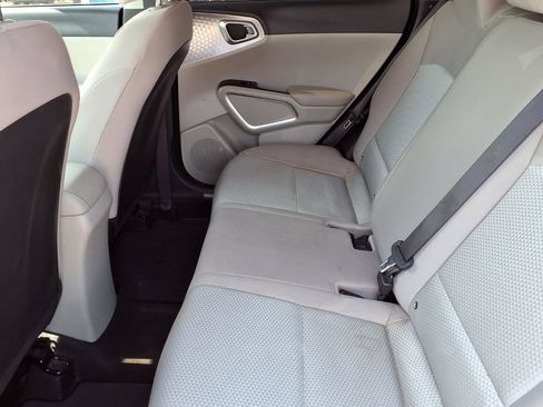 Certified 2023 Kia Soul LX image 11